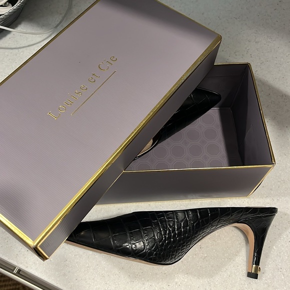 New with tags and box. Leather mules heels Louise & Cie Black sz 8 m - Picture 3 of 3